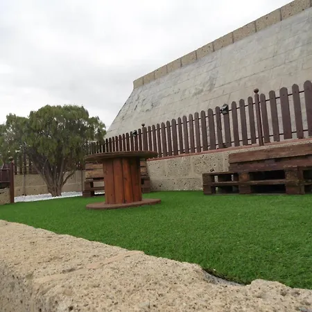 Con Piscina Privada Гуимар